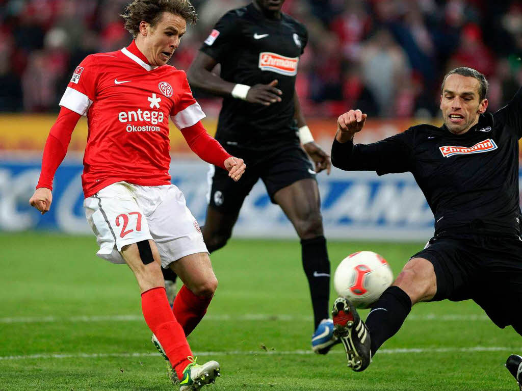 Nicolai Mller von Mainz 05 beim Schussversuch