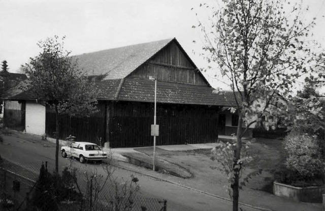 Beim Dreschschopf an der Ecke der Stra...rechts hinter dem Baum) eingerichtet.   | Foto: Archiv Ortsverwaltung