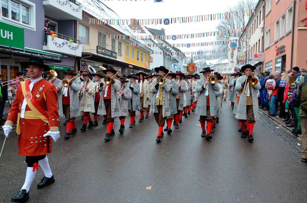 Tausende von Hstrgern aus 43 Znften bevlkerten die Bonndorfer Innenstadt.