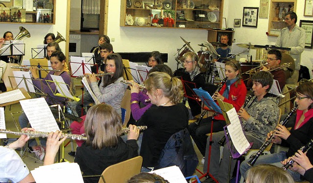 Der Nachwuchs der beiden Bernauer Musikvereine kam 2012 zu 39 Proben zusammen.  | Foto: Archiv: U. Spiegelhalter