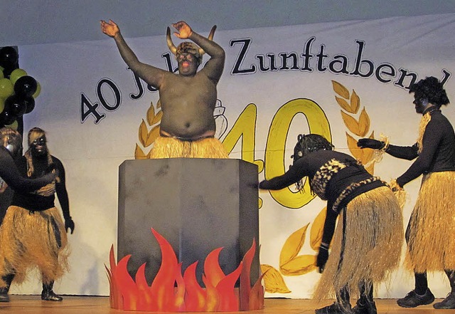 Hhepunkt beim &#8222;Best of&#8220; d...e Utzenfloo war der afrikanische Tanz.  | Foto: Hannah Steinebrunner
