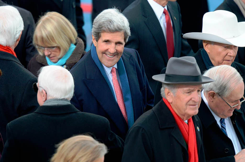Wre es auch gerne mal geworden: John Kerry (Mitte), Prsidentschaftskandidat der Demokraten 2004