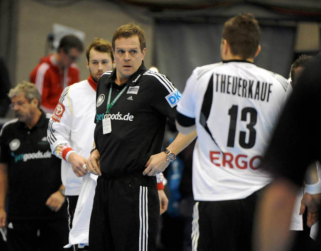 Trainer Martin Heuberger beim ersten Spiel des Turniers.