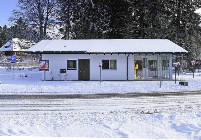 Der  Kiosk vor dem Heimatmuseum &#8222...iser stellte die Planung vor (links).   | Foto: Chris Seifried