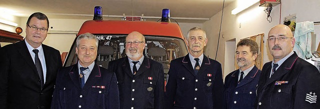 Manfred Striegel  und Heinrich Burkhar... Hubert Herr und Kommandant Karl Wei.  | Foto: Jrg Schimanski