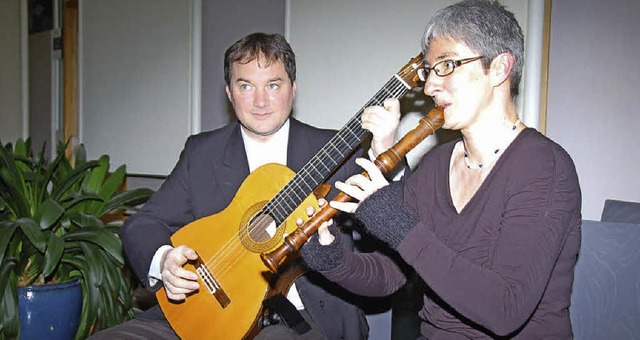 Anette Dublin-Schwarz und Markus Klem...rzauberten die Zuhrer mit ihrer Musik  | Foto: Andrea Steinhart
