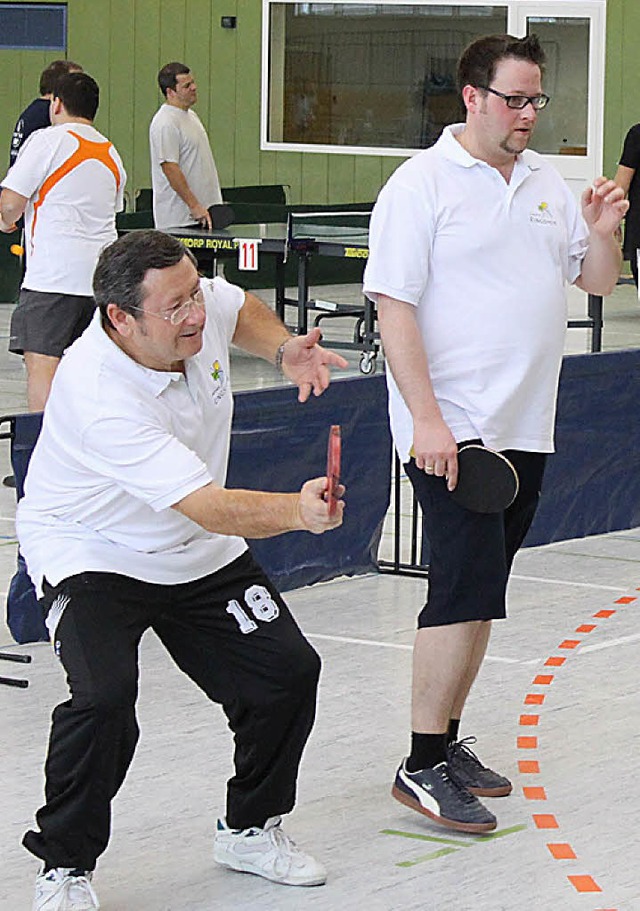 Auch Brgermeister Heinrich Dixa und s...phael gingen gemeinsam an die Platte.   | Foto: A. Mutz