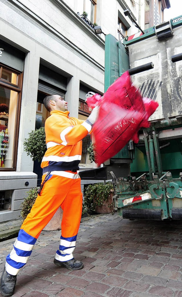 Gehrt zu den stdtischen Unternehmen,...ie auch Mathias Schaible am Werk ist.   | Foto: Ingo Schneider