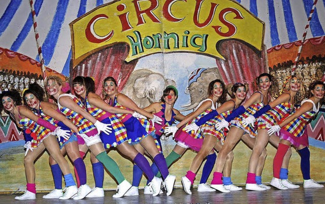 Auftritt im Circus Hornig - die Hornig Girls beim Bunten Abend in Orschweier.   | Foto: Sandra Decoux-Kone
