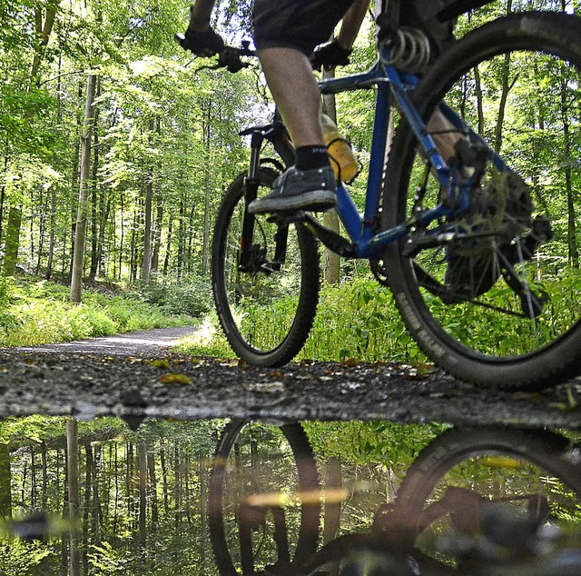 Wo werden die Mountainbiker in Kirchza...tscheid  soll diese Frage beantworten.  | Foto: dpa