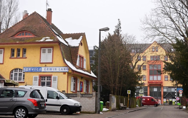 Die Tage der Villa Lang beim Rheincent...n ihrer Stelle ist ein Hotel geplant.   | Foto: Senf