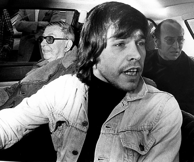 1974: Klein chauffiert den Besucher  S...) zu den RAF-Gefangenen nach Stammheim  | Foto: -