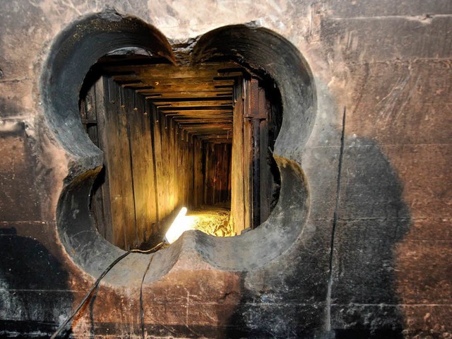 Dieses Foto zeigt wirklich den Tunnel,...einer Volksbank in Berlin zu plndern.  | Foto: dpa