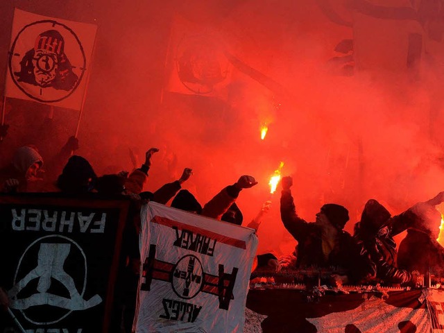 Anhnger von Eintracht Frankfurt am vergangenen Spieltag gegen Leverkusen.  | Foto: AFP