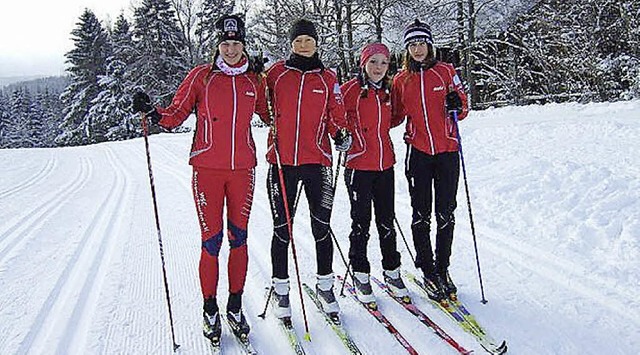 Erfolgreiche Luferinnen:  Linda Becke...esterer und Nadja Becker (von links).   | Foto: privat