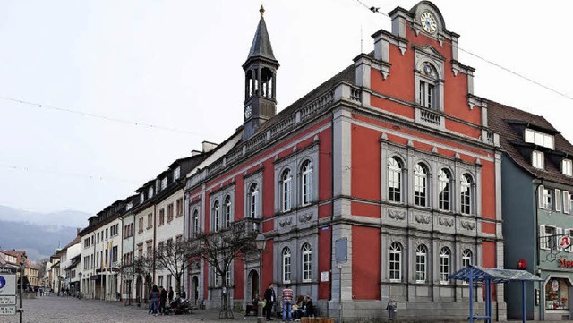 Der Rathausumbau mit barrierefreiem Zugang soll kommen, aber erst  2014.   | Foto: Gabriele Zahn