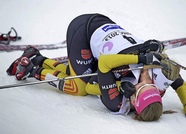 Zwei Glckselige: Sandra Ringwald (obe...erfolgen bei der U23-Weltmeisterschaft  | Foto: Sidorjak