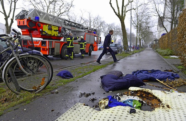 Feuerwehreinsatz in der Neunlindenstrae   | Foto: Ingo Schneider