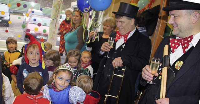 Schrg und bunt ging es am ersten Fai...rgarten St. Elisabeth in flingen zu.   | Foto: Jrn Kerckhoff