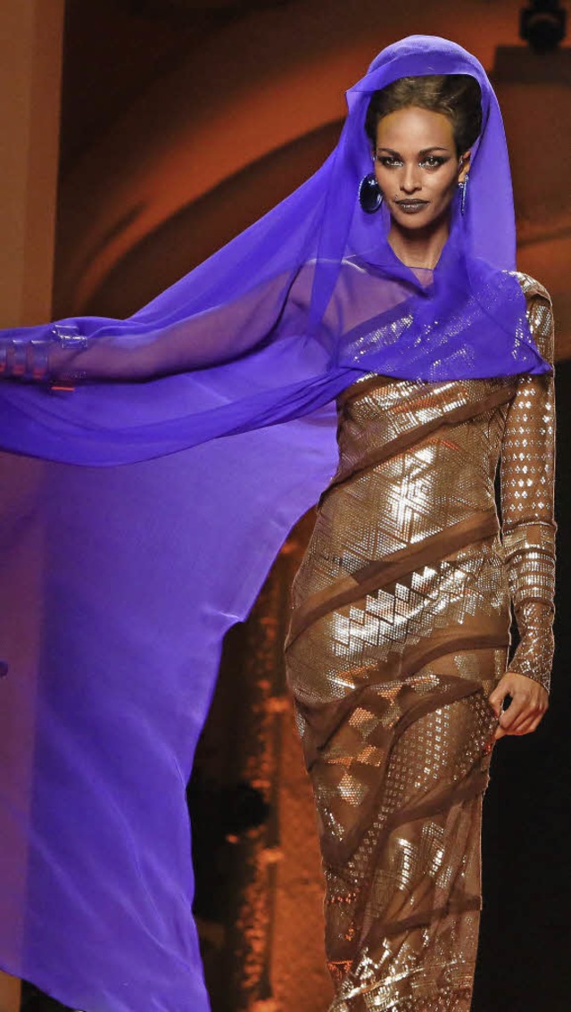 Bollywood grt bei Jean Paul Gaultier...blesse und Chanel mag&#8217;s rschig   | Foto: Fotos: AFP