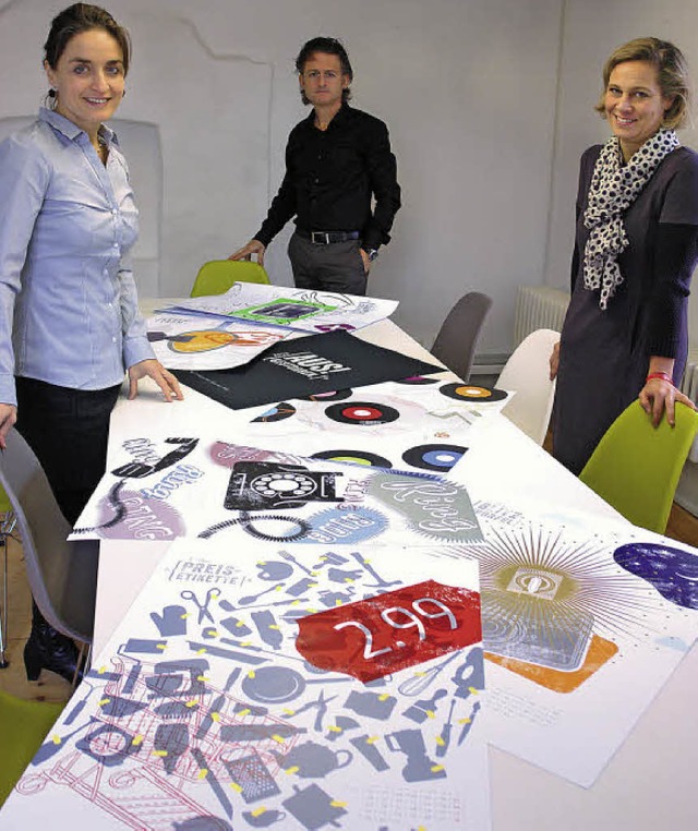 Cornelia Glanzmann, Markus Schne und ...it Entwrfen des prmierten Kalenders   | Foto: K.Kleine (ZvG)