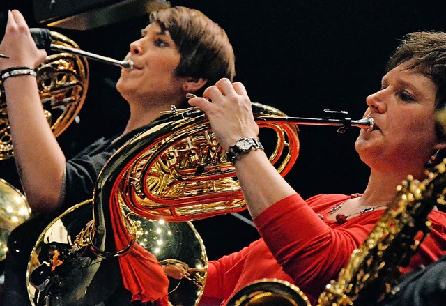 Jahreskonzert &#8222;Starke Frauen&#82...wei starke Hornistinnen im Orchester.   | Foto: Barbara Ruda