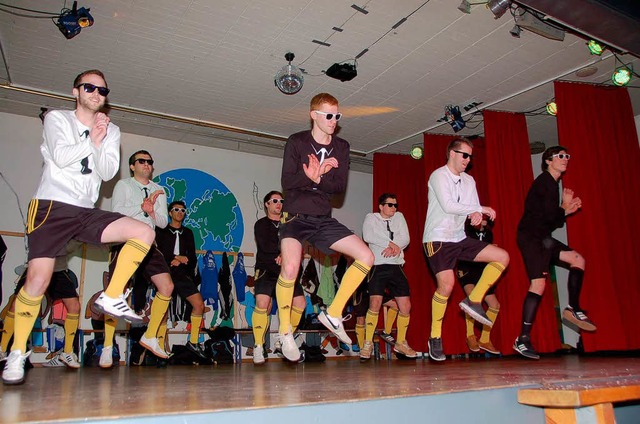 Fuballerischer Topact: Die 1. Mannsch... &quot;Gangnam Style&quot; zum Kochen.  | Foto: Binner-Schwarz