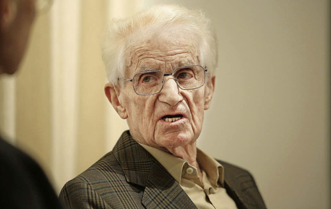 Zeitzeuge: Alfons von Deschwanden (91)...iter das Morden der Nazis berlebten.   | Foto: Christoph Breithaupt