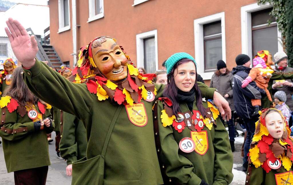 Närrisches Treiben beim Zunftabend und großen Umzug in Schweighausen Närrisches Treiben beim Zunftabend und großen Umzug in Schweighausen