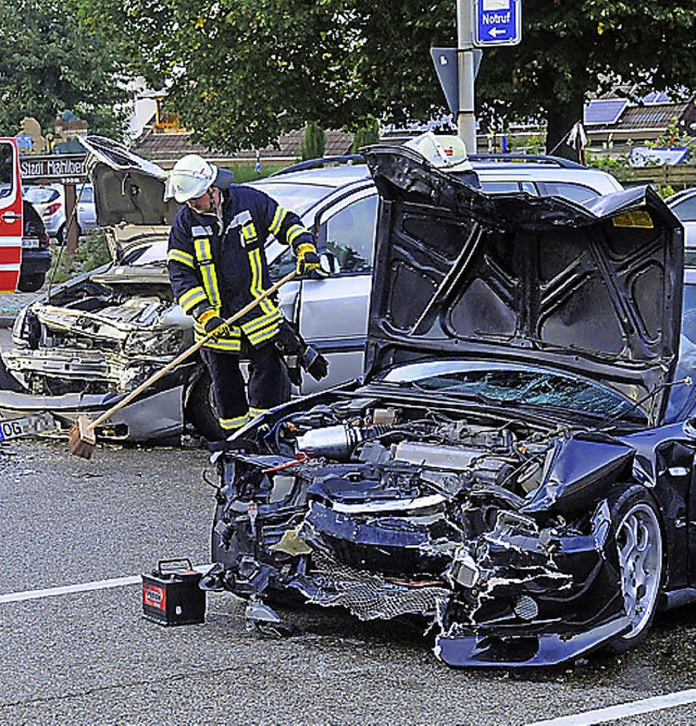 Groeinsatz der Feuerwehr bei einem Unfall am Mahlberger Buck im September 2012  | Foto: ARCHIVFOTO:WK