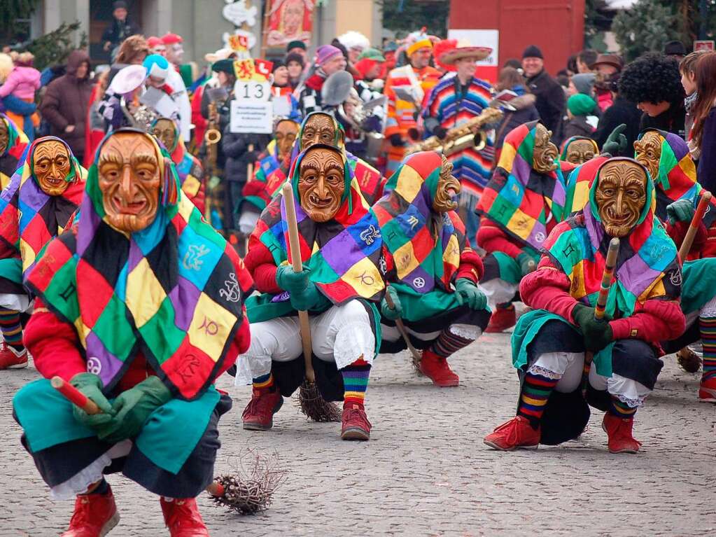 Hexenschabernack brachte die Narrenzunft aus Aulendorf nach Laufenburg.