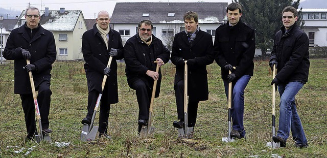 Spatenstich: Jetzt kann es losgehen mit dem Bau.   | Foto: Christoph Breithaupt