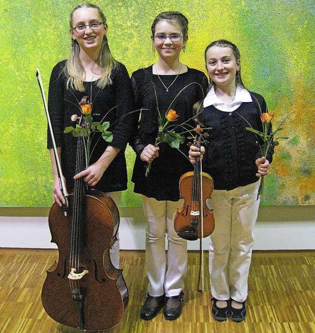 Das Trio Xenia Stumpf (Violine), Katha...er) hat einen ersten Preis gewonnen.    | Foto: privat