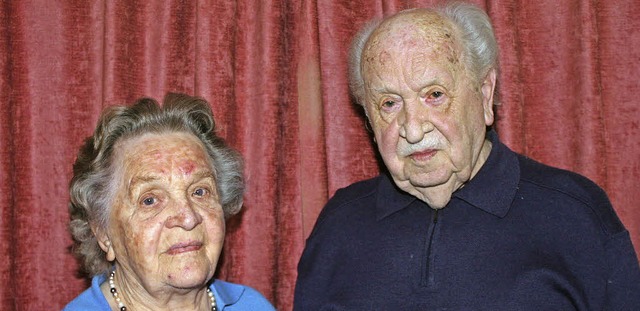 Rstig feiern Gertrud (94) und Rudolf Zeuner (97) das Fest der Gnadenhochzeit.  | Foto: Reinhard Cremer