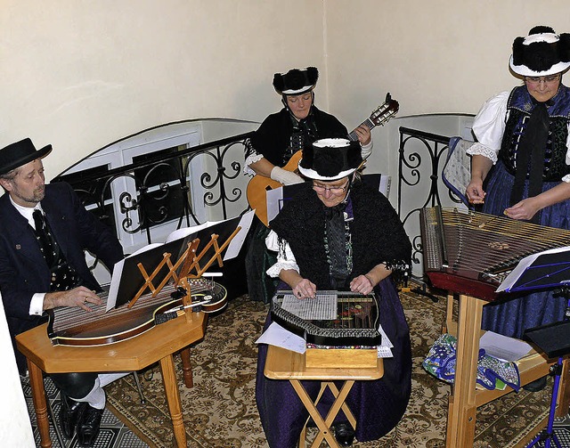 Die Stubenmusik St. Georgen gastierte ...20; im Kloster Riedern am Wald.         | Foto: Patrick Burger