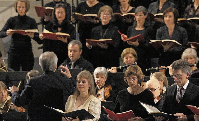 Fr den Schlusschor in Haydns &#8222;S...in aus dem Chor zum Quartett ergnzt.   | Foto: Matthias Weber