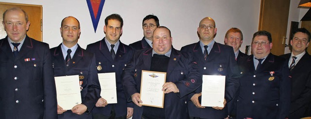 Ehrungen bei der  Feuerwehr Weisweil: ...5 Jahre aktiven Dienst  ausgezeichnet.  | Foto: Ilona Hge
