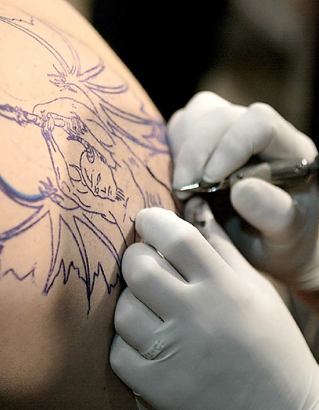 Geht unter die Haut: Tattoo-Tinte  | Foto: dapd