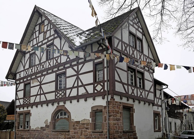 Derzeit von Fasentfahnen umringt: das alte Heimburger-Haus  | Foto: (1) christoph breithaupt