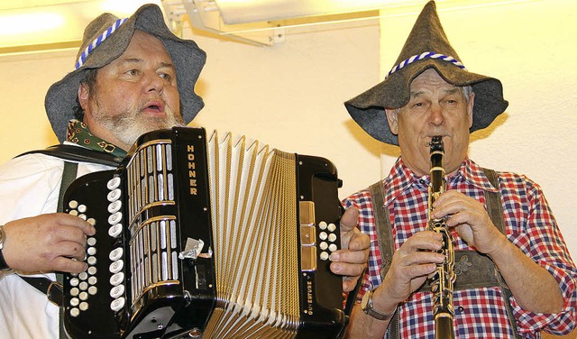 Zum ersten Mal sorgten die Musiker (vo...usikalische Stimmung bei den Senioren.  | Foto: Christiane Seifried