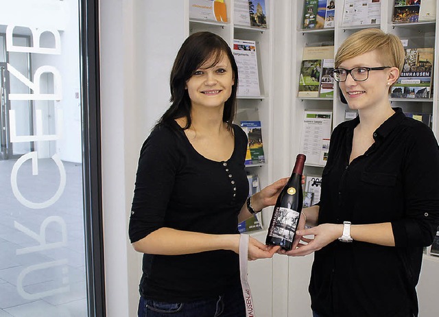 Im Brgerbro der Gemeinde kann auch e...ig neben Wein auch Kaffee zieren wird.  | Foto: Ilona Hge