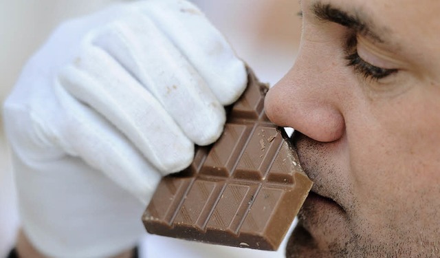 Ob dieser Schokoladentester die Preisabsprache riecht?  | Foto: dpa