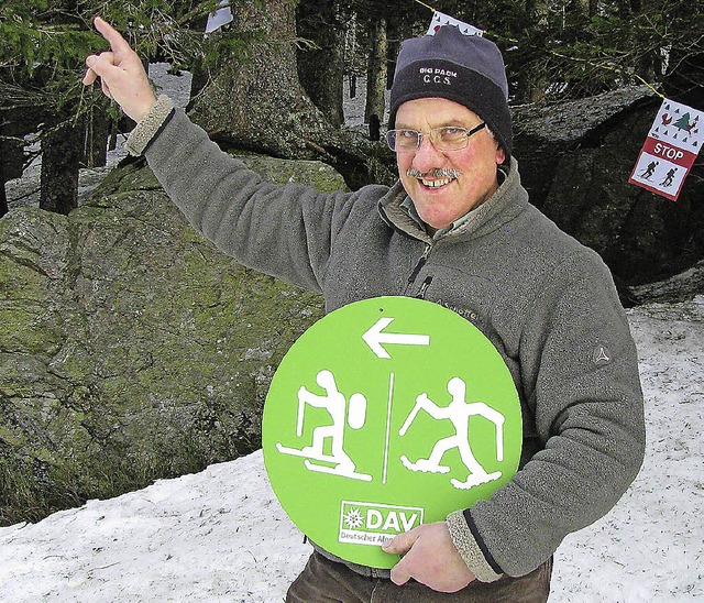 Weil Frster Wolfgang Ebser nicht imme...berberg mit neuen Schildern markiert.   | Foto: bz