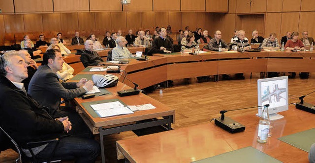 ber 50 Interessierte verfolgten die P...verkehrskonzeptes im Weiler Rathaus.    | Foto: SENF