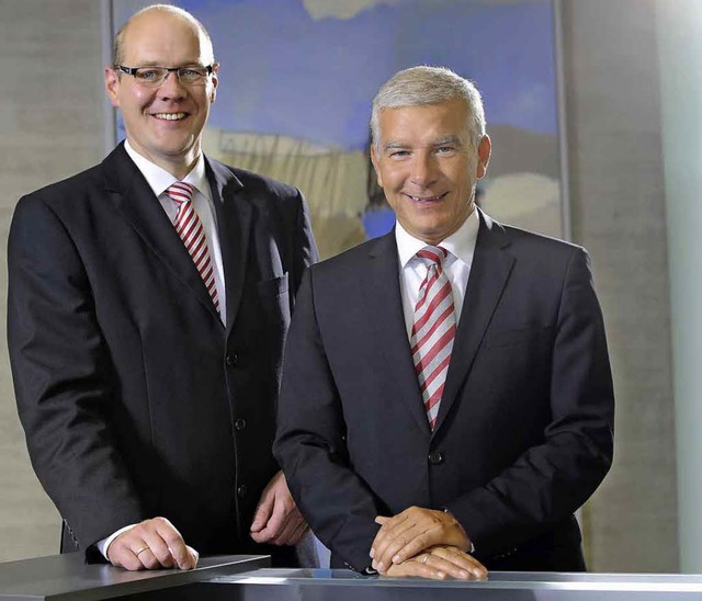 Zufriedene Volksbankvorstnde: Ulf Ble...Heck (Vorstandsvorsitzender, rechts).   | Foto: zvg