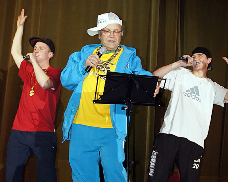 Der OZM als Rapper  | Foto: Ilona Huege