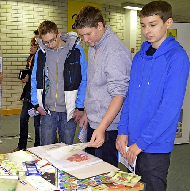 Bei der Ausbildungsbrse werden Schler gut beraten.  | Foto: Martina Weber-Kroker