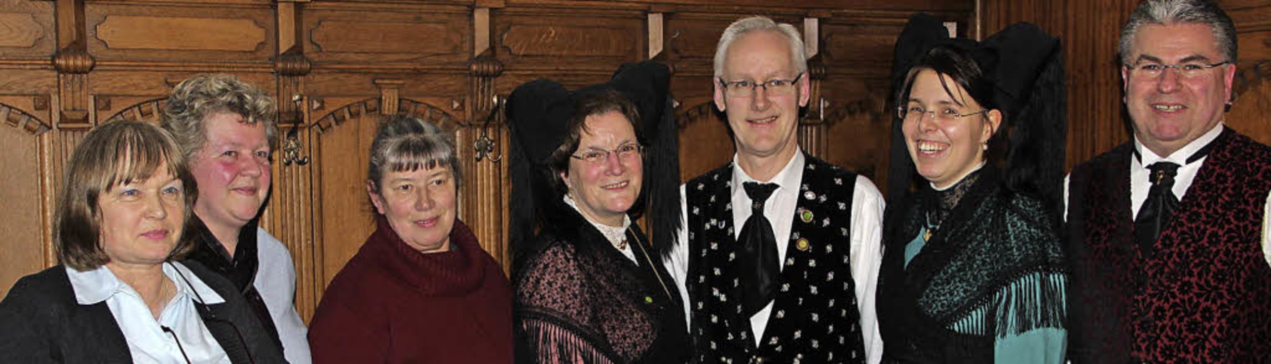 Mit Ehrenmitglied Rosmarie Burkhardt-S...ra Adolf und Thomas Hofer (von links).  | Foto: KANMACHER