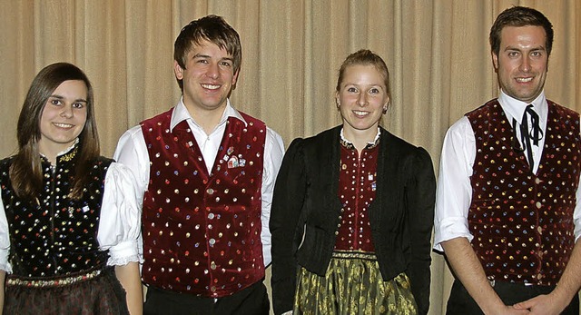 Der neue Vorsitzende Dominik Iwertowsk...isitzerin Natalie Thoma (von rechts).   | Foto: Ulrike Jger