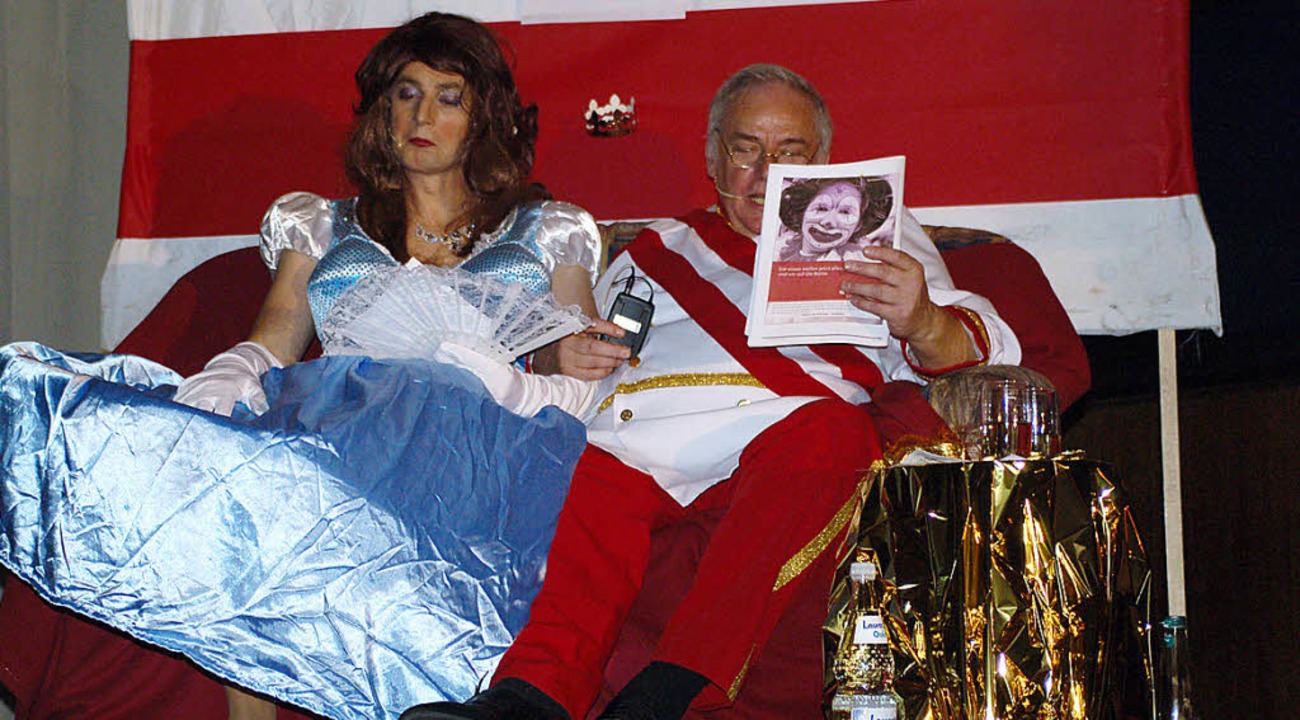 Kaiserliche Hoheiten: Sissi (Alexander...schwingt durch das nrrische Programm.  | Foto: Felix Held